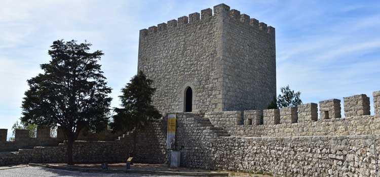 castle Castelo de Sesimbra