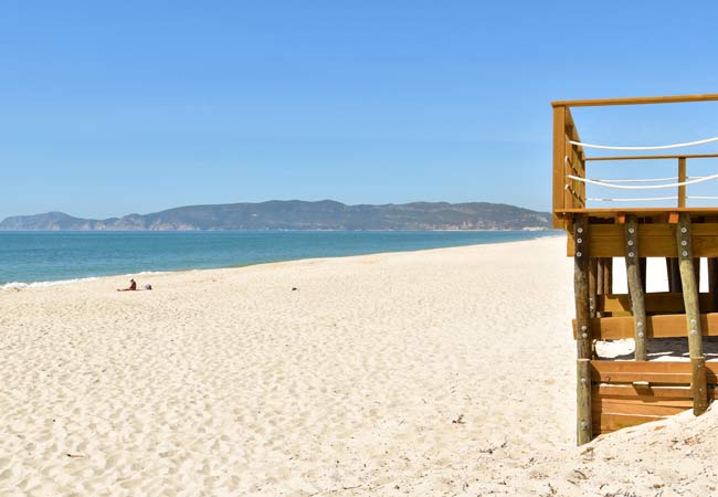Die idyllische Praia Bico dos Lulas auf der Halbinsel Troia